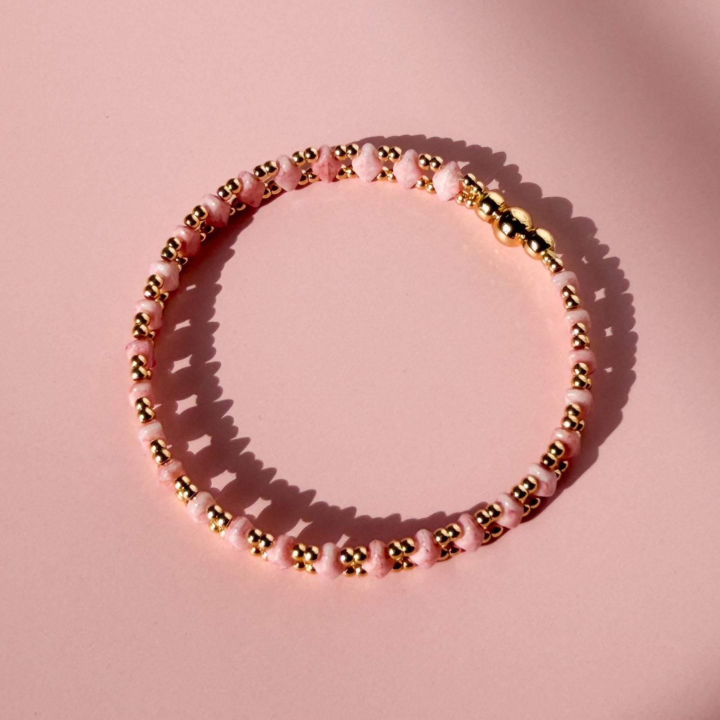 Aurora Bracelet | 18k Gold Filled with Mini Pink Diamond Shape Bead | Link Design | Beaded Stretch Bracelet | Dainty Bracelet |