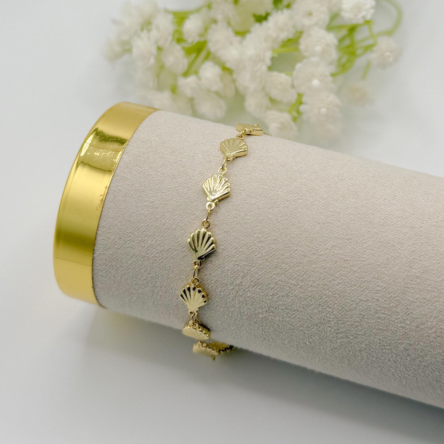 Shells & Pearls | 18k gold filled Seashell Pearl Bracelet stack | Seashell bracelet | Pearl bracelet | beachy bracelet stack | Summer