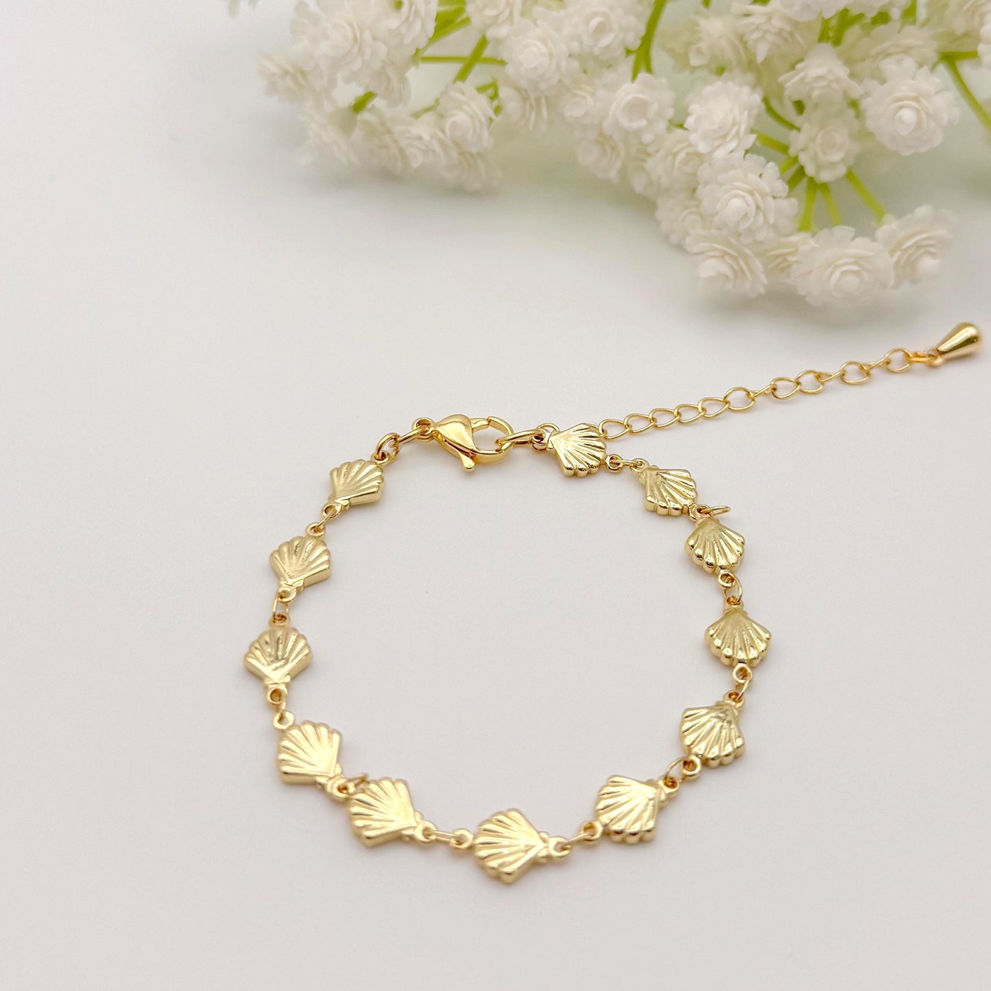 Shells & Pearls | 18k gold filled Seashell Pearl Bracelet stack | Seashell bracelet | Pearl bracelet | beachy bracelet stack | Summer