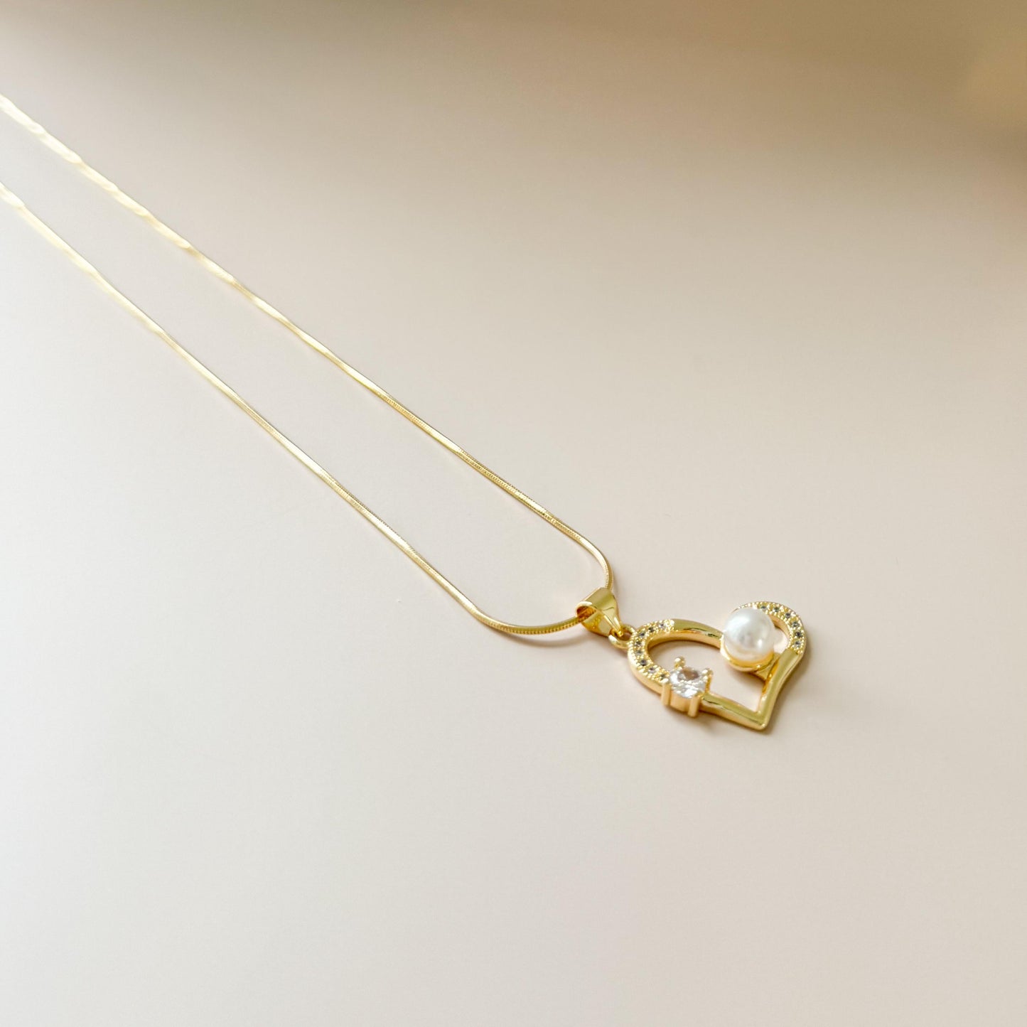 Pearl Set Gift Box | Gold and Pearl Bracelet | 18k Gold Filled Stretch Bracelet | Christmas gift | Heart Necklace | Gift set