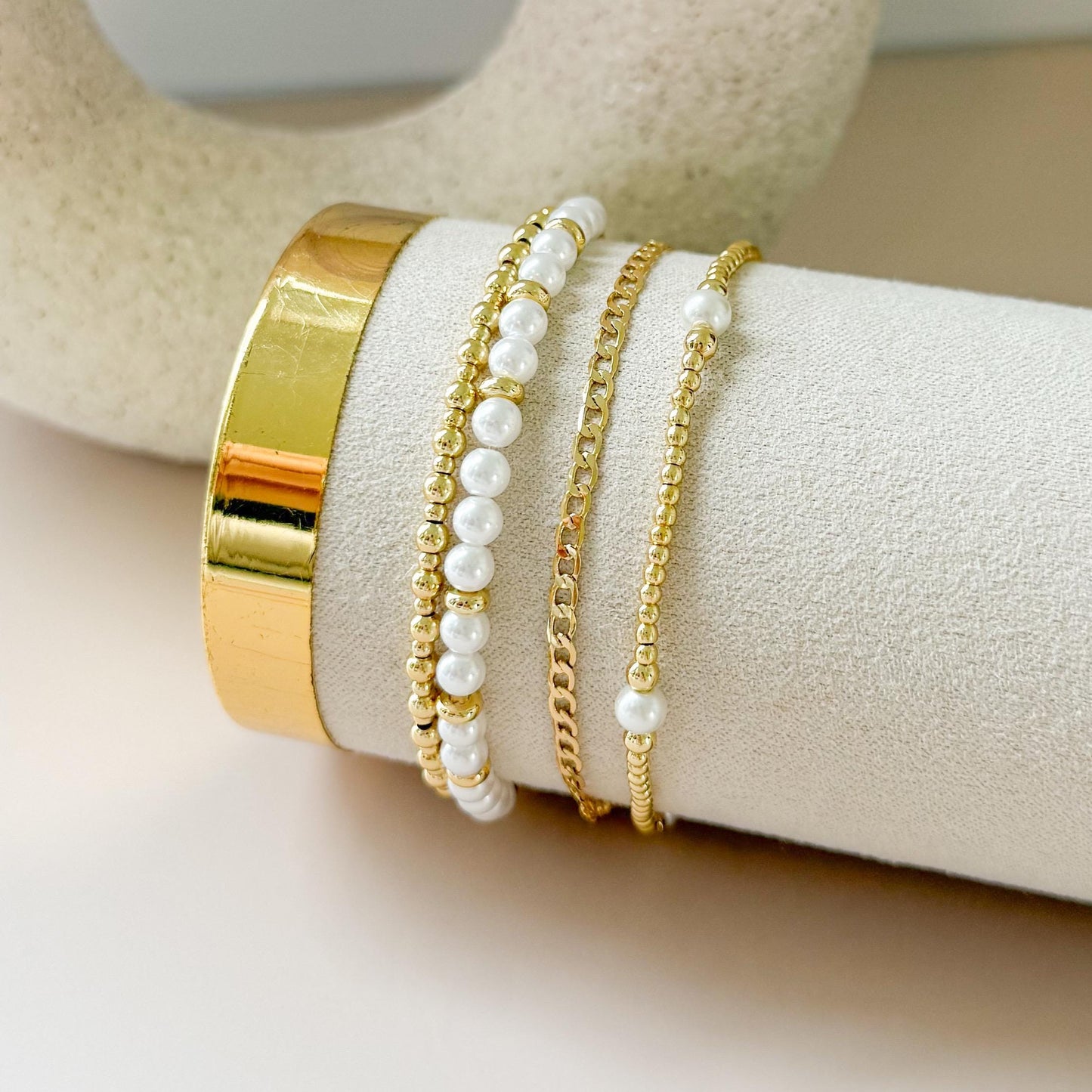 Pearl Set Gift Box | Gold and Pearl Bracelet | 18k Gold Filled Stretch Bracelet | Christmas gift | Heart Necklace | Gift set