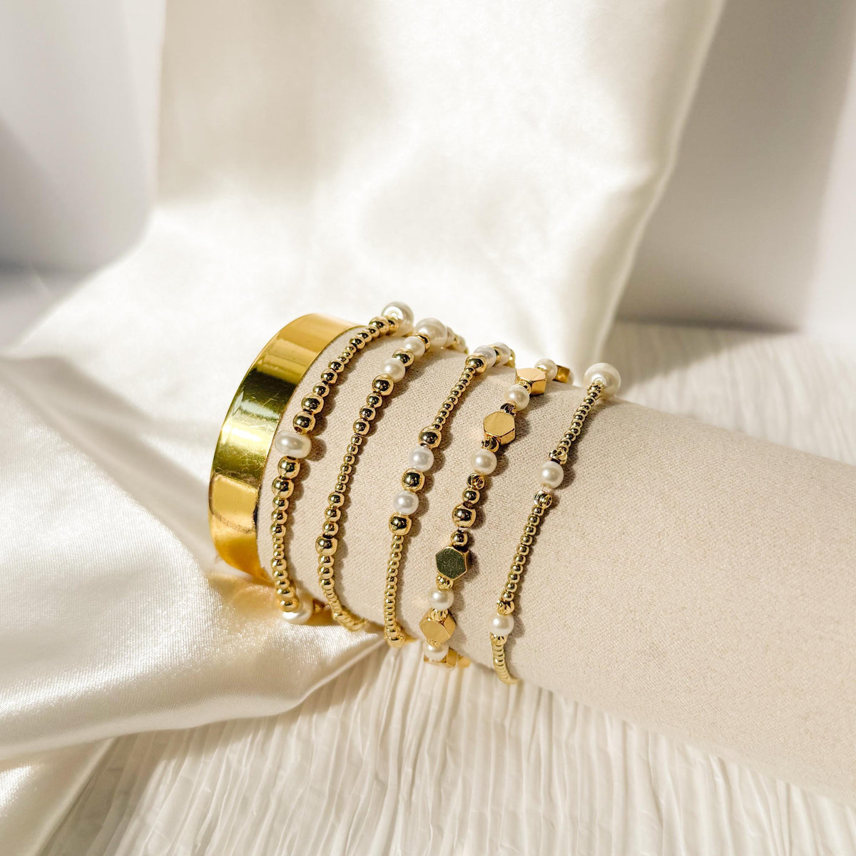 Pealry | 18k Gold Filled with Pearls Bracelet Stack | Beaded Stretch Bracelet | Dainty bead | Gift Set | Gift for Daughter
